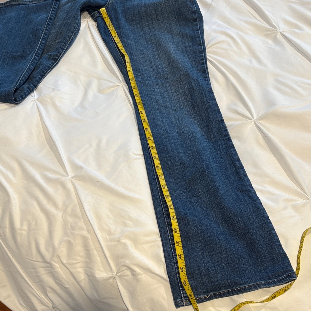 Levi 315 Shaping Bootcut Jeans for Women - Picture 6 of 7